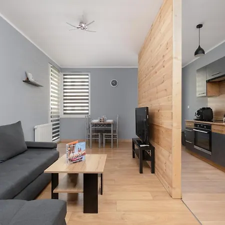 Osiedle Avia Family In With Balcony By Renters Apartment
